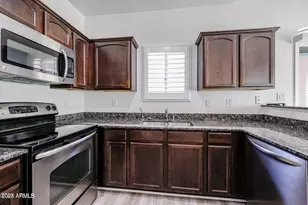 2725 E Mine Creek Rd, Phoenix, AZ 85024 - Photo 7
