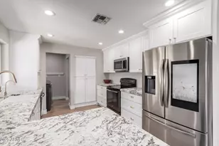 3503 E Campo Bello Dr, Phoenix, AZ 85032 - Photo 3