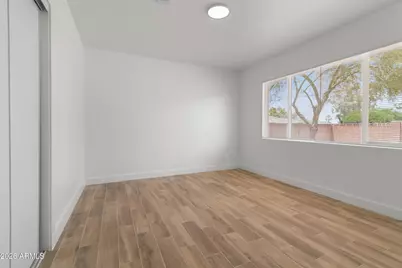 2290 W Village Drive, Phoenix, AZ 85023 - Photo 17