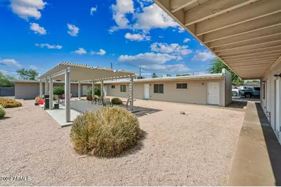 3949 E Earll Drive #Apt 7, Phoenix, AZ 85018 - Photo 3