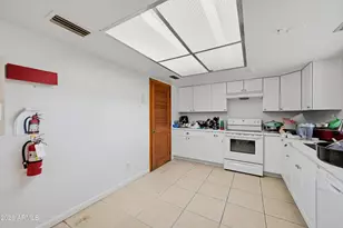 540 S Valencia, Mesa, AZ 85202 - Photo 11