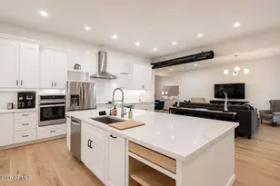 4552 N 52nd Pl, Phoenix, AZ 85018 - Photo 15