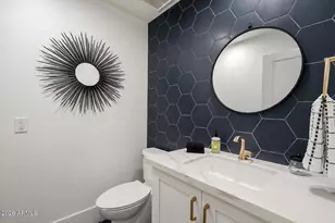 4552 N 52nd Pl, Phoenix, AZ 85018 - Photo 11