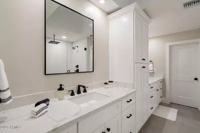 4552 N 52nd Place, Phoenix, AZ 85018 - Photo 9