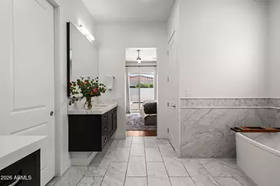 3927 E Crittenden Lane, Phoenix, AZ 85018 - Photo 25