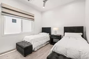 3927 E Crittenden Ln, Phoenix, AZ 85018 - Photo 33