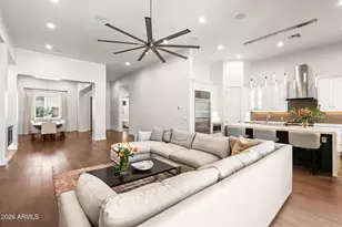 3927 E Crittenden Ln, Phoenix, AZ 85018 - Photo 11