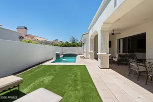3927 E Crittenden Ln, Phoenix, AZ 85018 - Photo 41