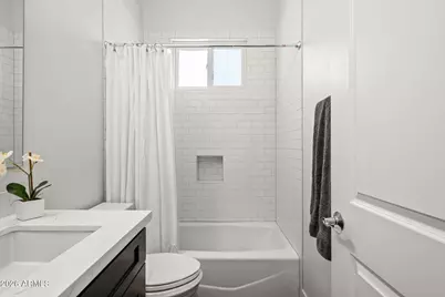 3927 E Crittenden Lane, Phoenix, AZ 85018 - Photo 35