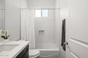 3927 E Crittenden Ln, Phoenix, AZ 85018 - Photo 35