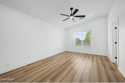 916 E Harwell Road, Phoenix, AZ 85042 - Photo 11