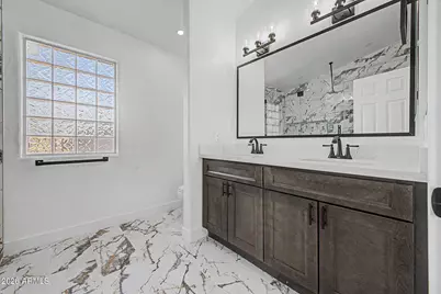 916 E Harwell Road, Phoenix, AZ 85042 - Photo 13