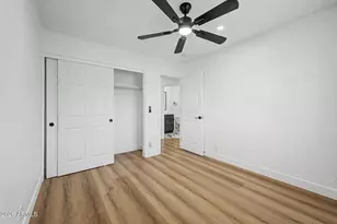 916 E Harwell Rd, Phoenix, AZ 85042 - Photo 21