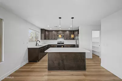 916 E Harwell Road, Phoenix, AZ 85042 - Photo 9