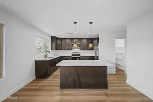 916 E Harwell Rd, Phoenix, AZ 85042 - Photo 9