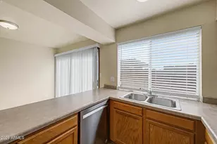 826 S Casitas Dr, Tempe, AZ 85281 - Photo 13