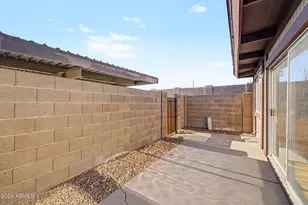 826 S Casitas Dr, Tempe, AZ 85281 - Photo 25