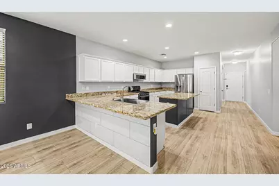2318 W Alicia Drive, Phoenix, AZ 85041 - Photo 11