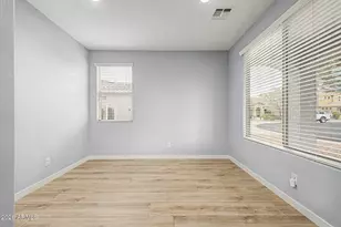 2318 W Alicia Dr, Phoenix, AZ 85041 - Photo 5