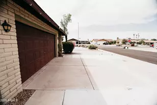 9801 N 49th Ln, Glendale, AZ 85302 - Photo 3