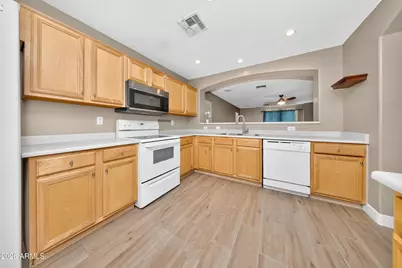 6632 S 18th Drive, Phoenix, AZ 85041 - Photo 7