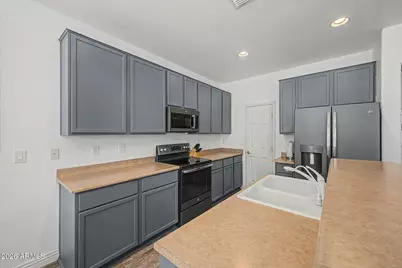 2217 W Alicia Drive, Phoenix, AZ 85041 - Photo 15