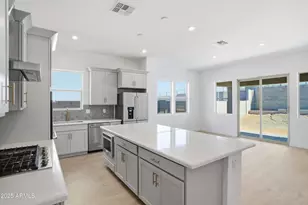 10227 S 20th Ln, Phoenix, AZ 85041 - Photo 9