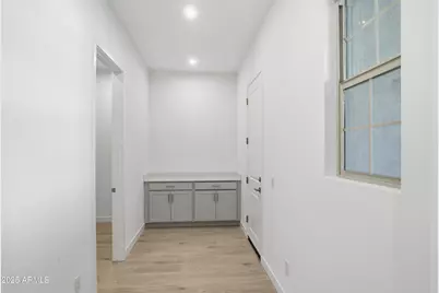 10227 S 20th Lane, Phoenix, AZ 85041 - Photo 3