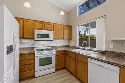 3231 E Menadota Drive, Phoenix, AZ 85050 - Photo 15