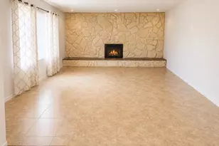 11460 S Pawnee Cir, Phoenix, AZ 85044 - Photo 3