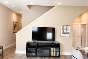 8965 N 8th Dr, Phoenix, AZ 85021 - Photo 13