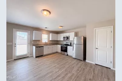 137 W Dewey Avenue, Coolidge, AZ 85128 - Photo 17