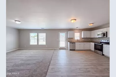 137 W Dewey Avenue, Coolidge, AZ 85128 - Photo 3