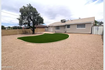 8127 E Mitchell Drive, Scottsdale, AZ 85251 - Photo 21