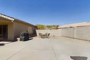8735 W Royal Palm Rd, Peoria, AZ 85345 - Photo 13