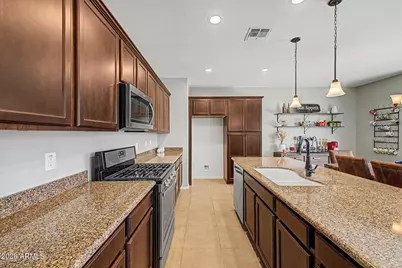 12119 W Hide Trail, Peoria, AZ 85383 - Photo 9