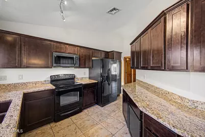 807 E Aire Libre Avenue, Phoenix, AZ 85022 - Photo 13