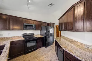 807 E Aire Libre Ave, Phoenix, AZ 85022 - Photo 13