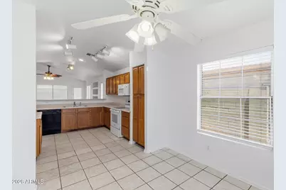 8950 W Holly Street, Phoenix, AZ 85037 - Photo 7
