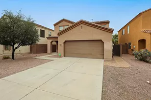 12039 W Leather Ln, Peoria, AZ 85383 - Photo 5