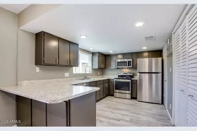 8303 E Thomas Road, Scottsdale, AZ 85251 - Photo 13
