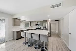 10020 N 52nd Dr, Glendale, AZ 85302 - Photo 11
