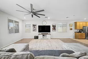 17896 W Daley Ln, Surprise, AZ 85387 - Photo 9