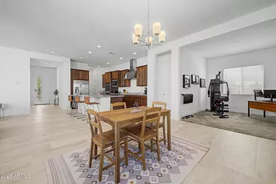 1122 E Monte Way, Phoenix, AZ 85042 - Photo 13