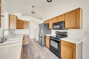 145 W Merrill Ct, Gilbert, AZ 85233 - Photo 13