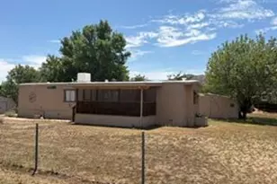 18386 S Pioneer Ave, Peeples Valley, AZ 86332 - Photo 11