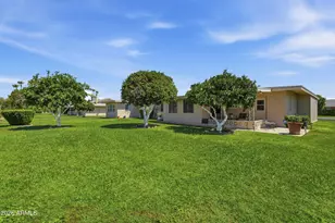 10869 W Clair Dr, Sun City, AZ 85351 - Photo 33