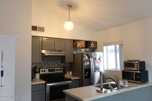 27 W Concorda Dr, Tempe, AZ 85282 - Photo 5