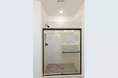 15656 W Mercer Lane, Surprise, AZ 85379 - Photo 17