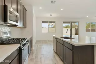 15656 W Mercer Ln, Surprise, AZ 85379 - Photo 11